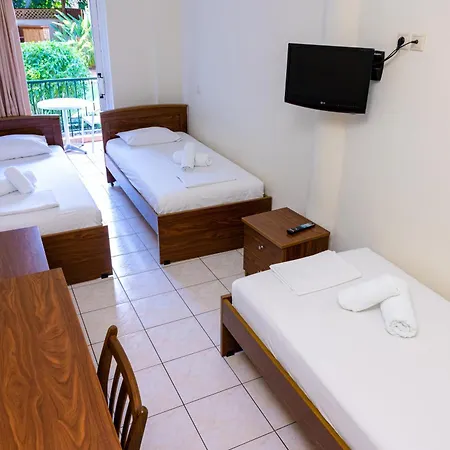 Konstantinos & I Aparthotel